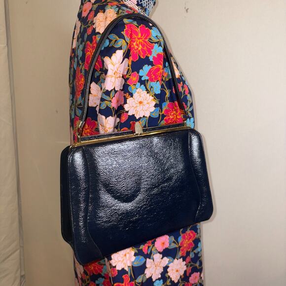 Vintage Handbag Navy Blue Leather, 7" strap drop/10.5" Wide/8" tall/Very Clean - Picture 4 of 5